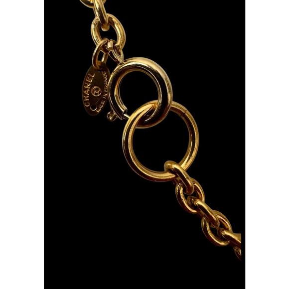 Vintage Chanel Gripoix Ruby Glass and Gold Chain
 Necklace - Picture 8 of 10